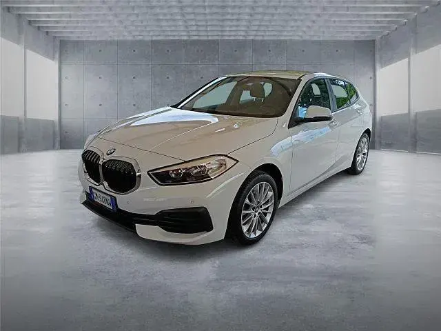 Usata BMW 116 Advantage 116 CV (85 kW) 2023 Bianco Utilitaria