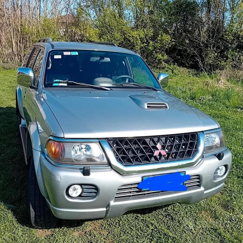 Usata Mitsubishi Pajero Sport 100 CV (73 kW) 2000 Grigio SUV