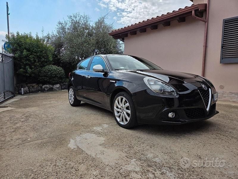 Nero Usata 2016 Alfa Romeo Giulietta Super Due volumi | 9000 € (Ottimo prezzo) - Immagine 1/4