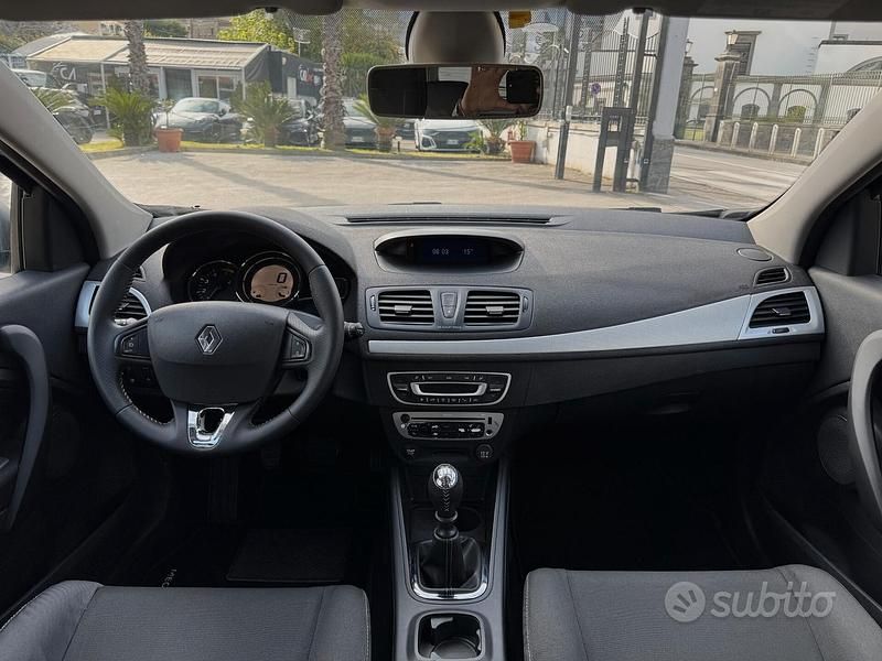 Usata Renault Mégane Bose Edition 110 CV (80 kW) 2013 Marrone Berlina