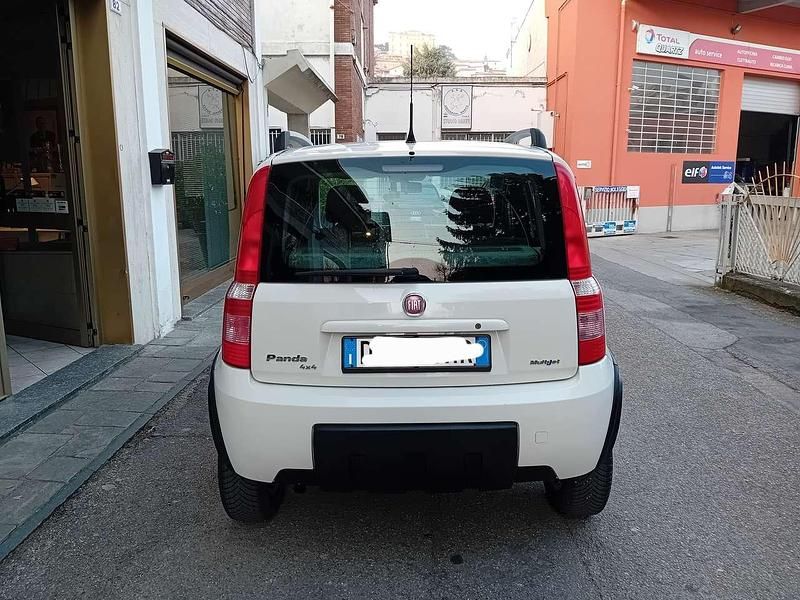 Usata Fiat Panda 4x4 Climbing 69 CV (50 kW) 2010 Bianco Utilitaria
