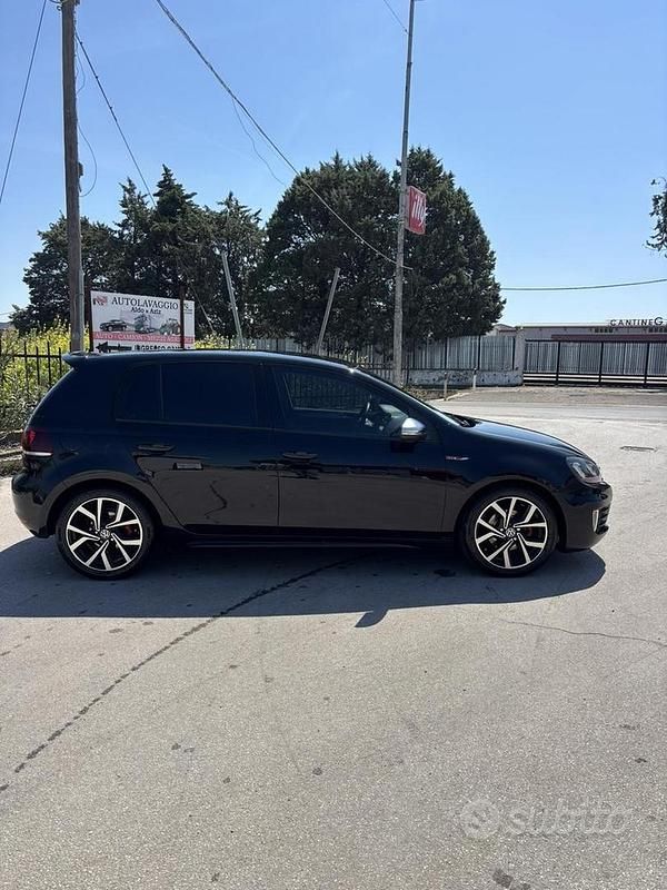 Usata VW Golf VI 110 CV (80 kW) 2010 Nero Utilitaria