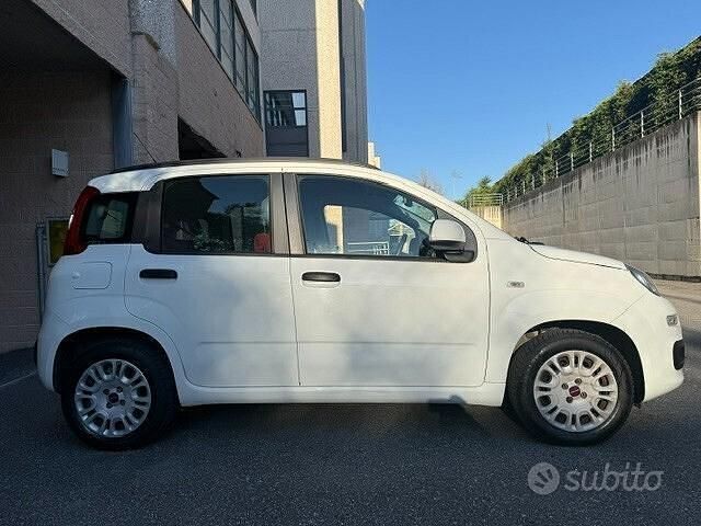 Usata Fiat Panda Lounge 69 CV (50 kW) 2013 Bianco Utilitaria