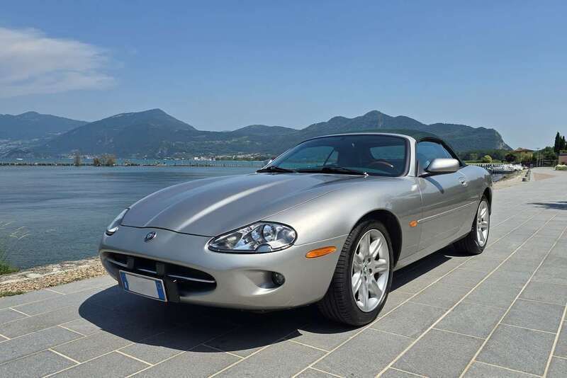 Usata Jaguar XK8 284 CV (208 kW) 1999 Argento Cabrio
