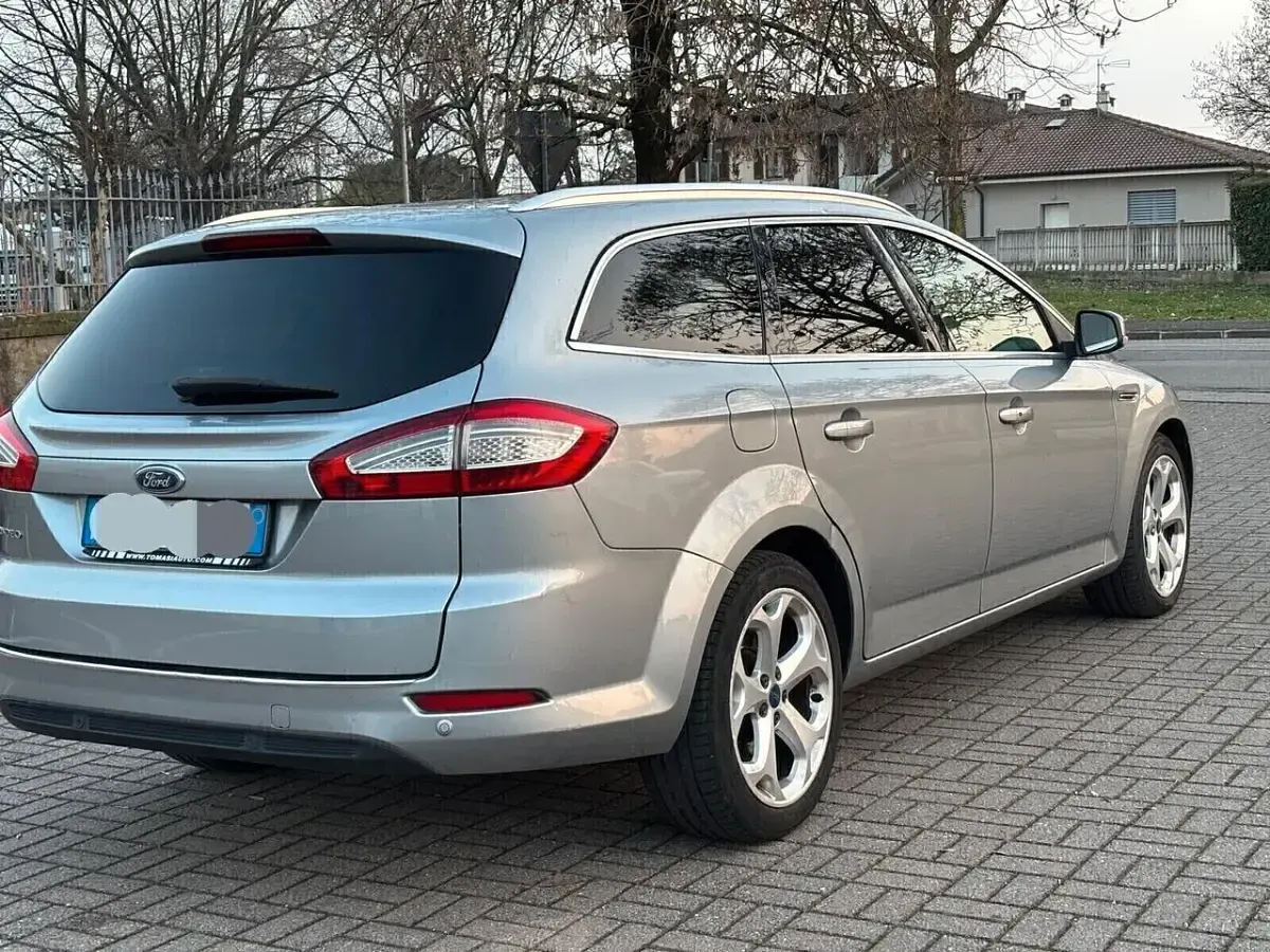 Usata Ford Mondeo Titanium 163 CV (119 kW) 2014 Argento Station wagon