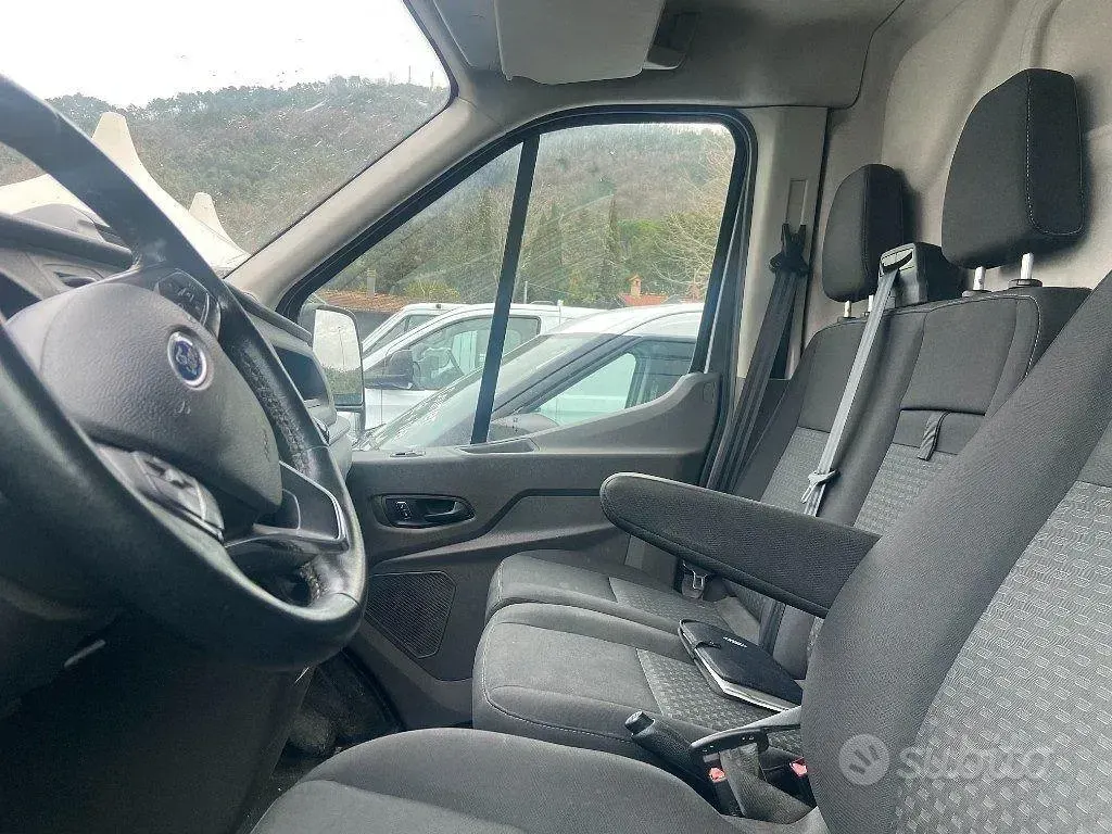 Usata Ford Transit 131 CV (96 kW) 2021 Grigio Furgone