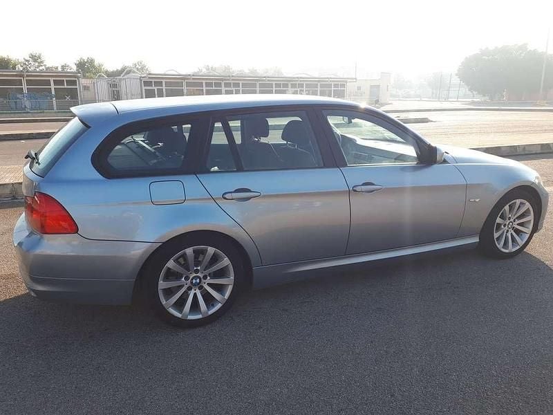 Usata BMW 320 177 CV (130 kW) 2010 Grigio Station wagon