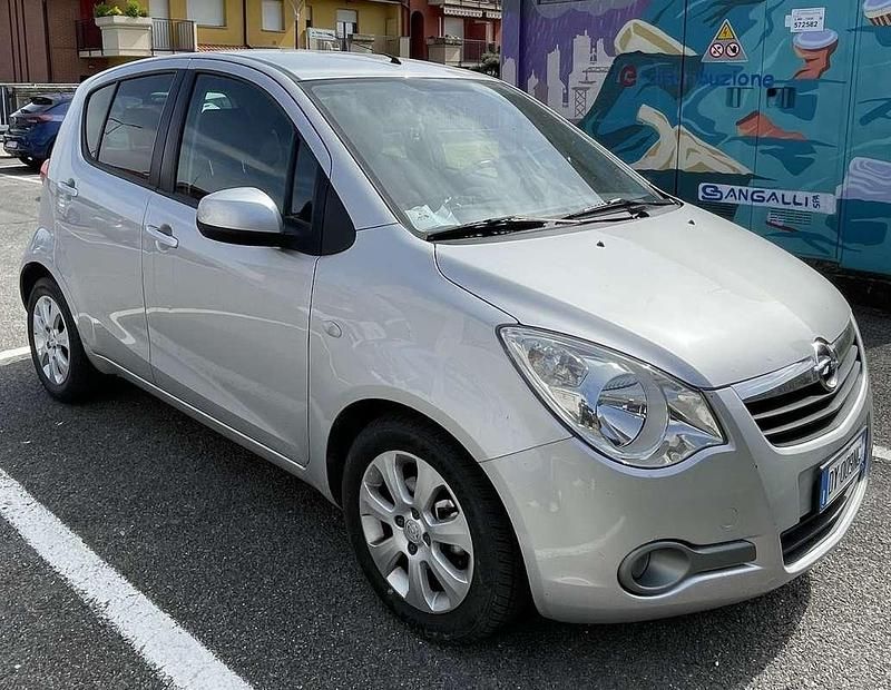 Usata Opel Agila Enjoy 86 CV (63 kW) 2009 Argento Utilitaria