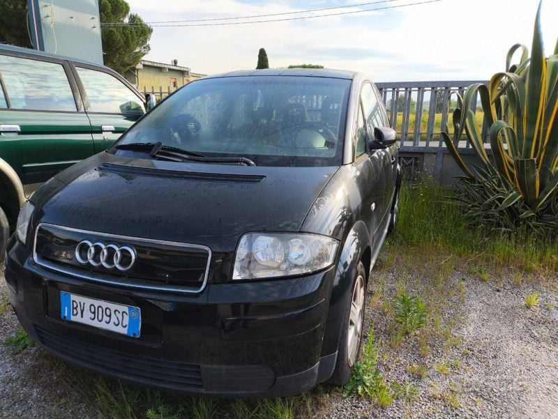 Usata Audi A2 75 CV (55 kW) 2001 Nero Utilitaria