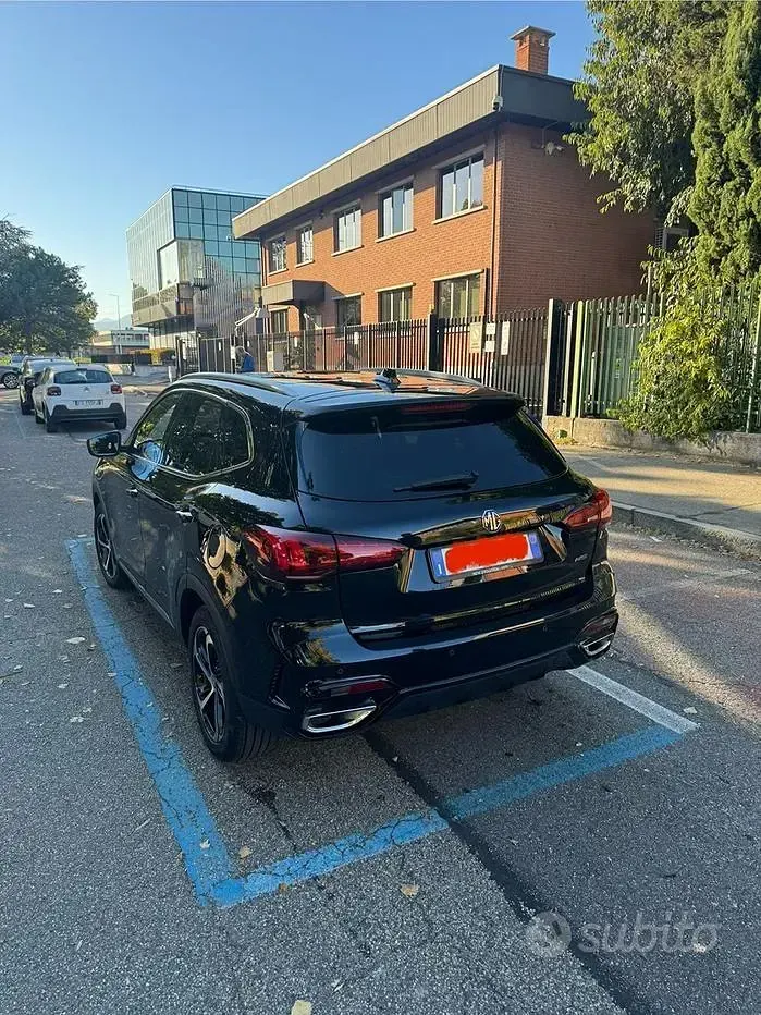 Usata MG HS Luxury 170 CV (125 kW) 2024 Nero SUV