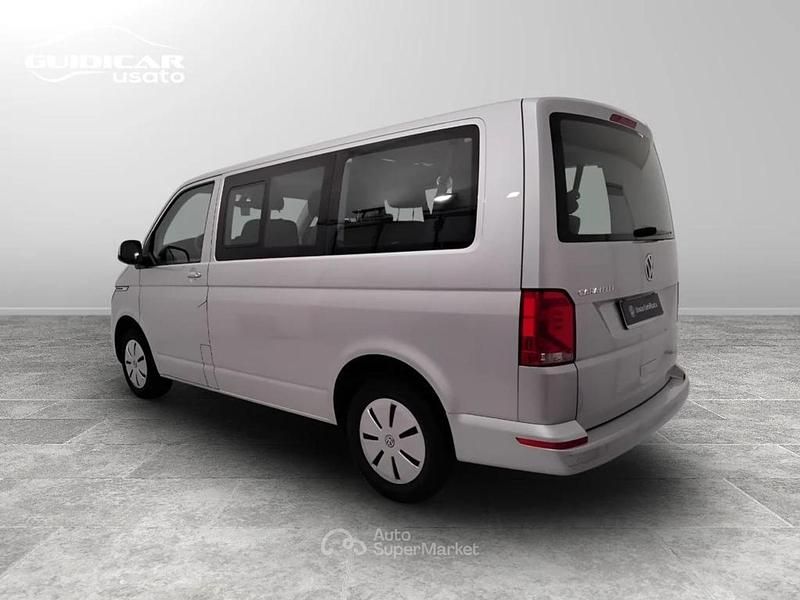 Usata VW Caravelle Comfortline 150 CV (110 kW) 2023 Argento Monovolume