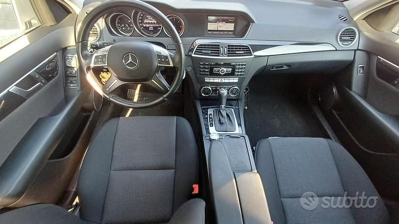 Usata Mercedes C180 120 CV (88 kW) 2013 Grigio Station wagon