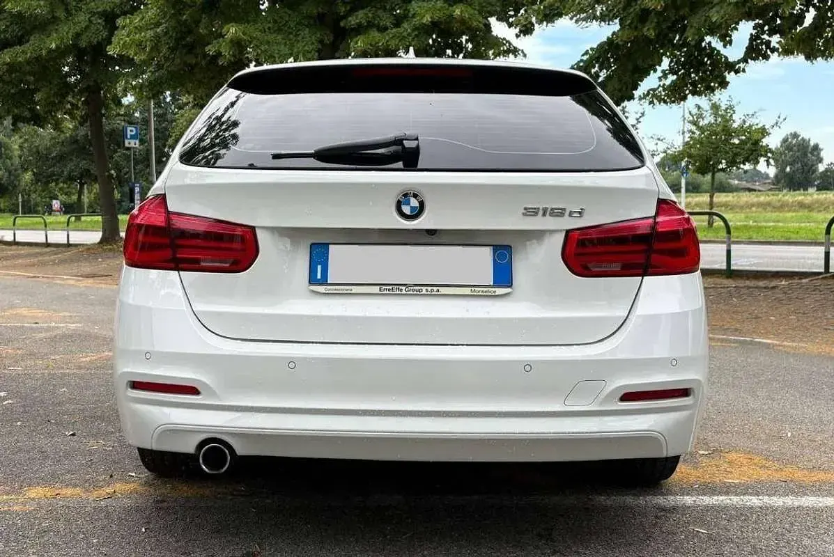 Usata BMW 318 Advantage 150 CV (110 kW) 2017 Bianco Station wagon