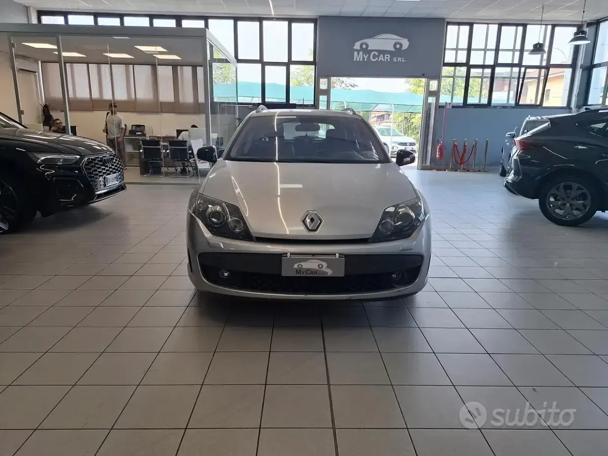 Usata Renault Laguna III 150 CV (110 kW) 2010 Grigio Berlina