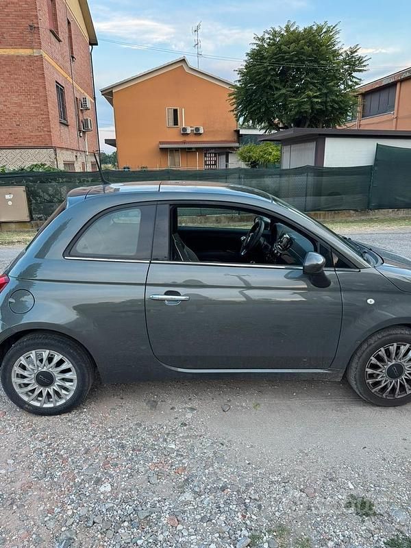 Usado Fiat 500 Lounge 69 CV (50 kW) 2018 Gris Utilitario