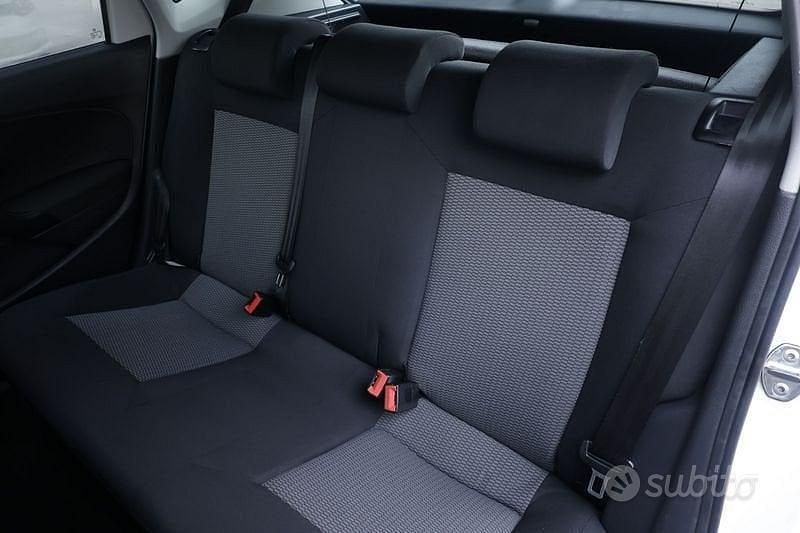 Usata VW Polo Trendline 75 CV (55 kW) 2011 Bianco Utilitaria