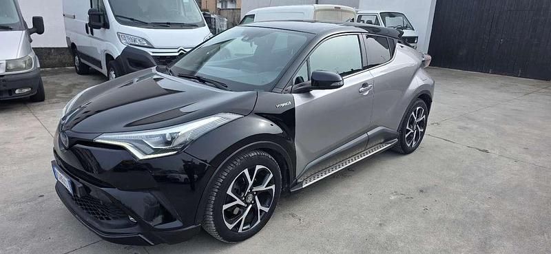 Usata Toyota C-HR Style 98 CV (72 kW) 2017 Bicolore grigio e nero SUV