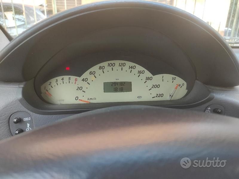 Gebraucht Mercedes A160 102 PS (75 kW) 2001 Grau Van / Kleinbus