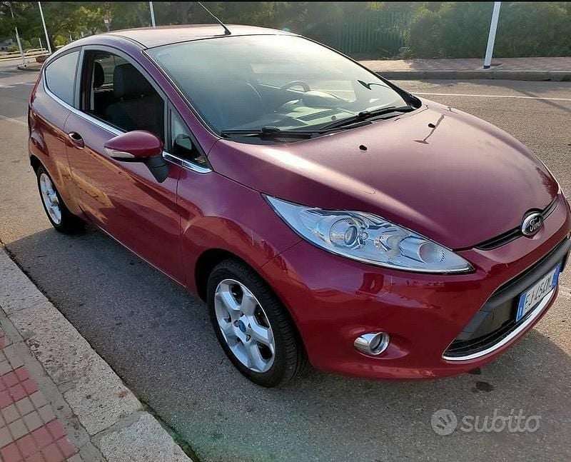 Usata 2011 Ford Fiesta Titanium Berlina | 3200 € (Ottimo prezzo) - Immagine 1/4