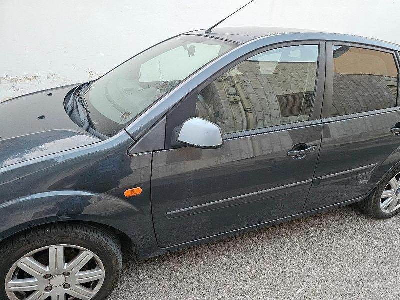 Usata Ford Fiesta 68 CV (50 kW) 2020 Blu Utilitaria