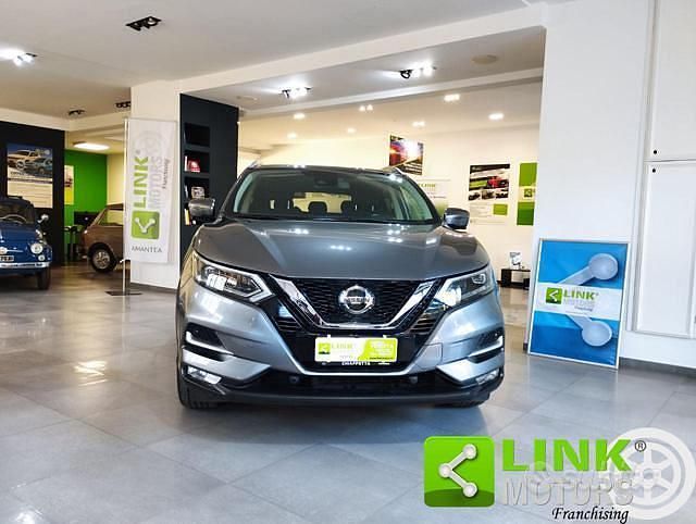 Usata Nissan Qashqai N-Connecta 131 CV (96 kW) 2018 Grigio SUV