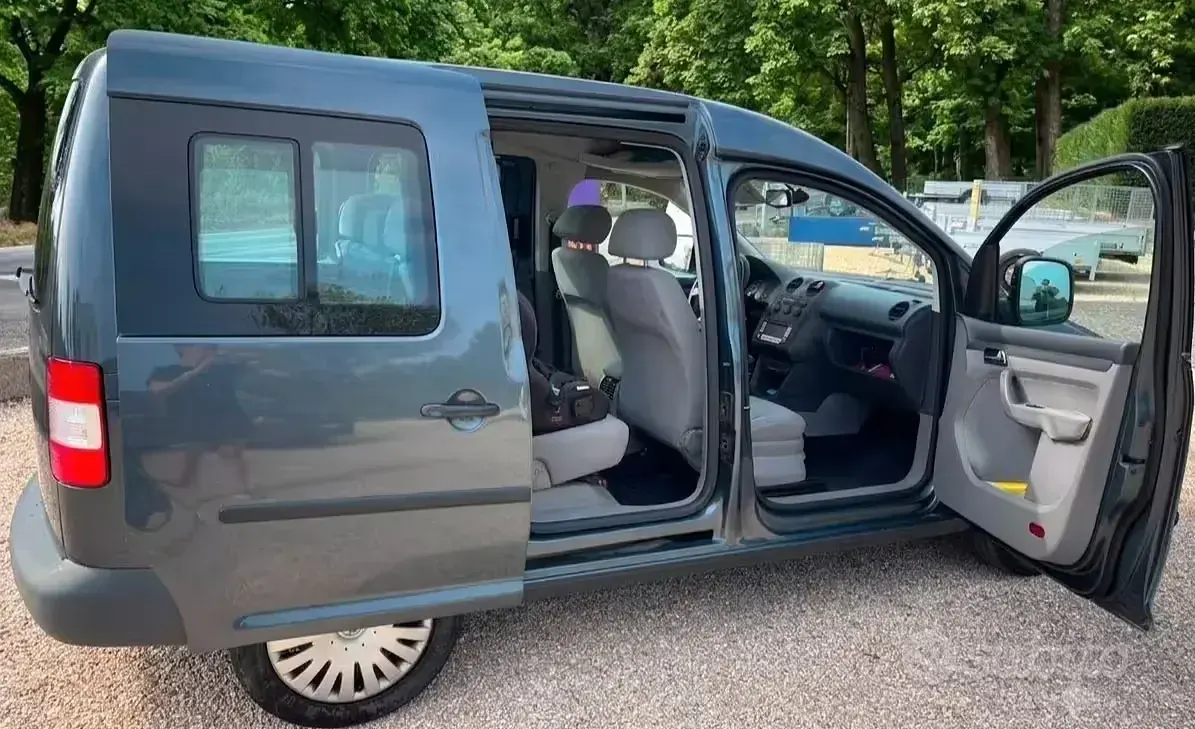 Usata VW Caddy Life 102 CV (75 kW) 2008 Grigio Monovolume