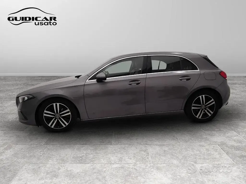 Begagnad Mercedes A180 116 HK (85 kW) 2022 Grå Sedan