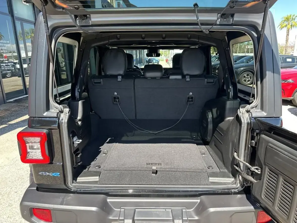 Usata Jeep Wrangler Unlimited Rubicon 379 CV (278 kW) 2022 Nero SUV