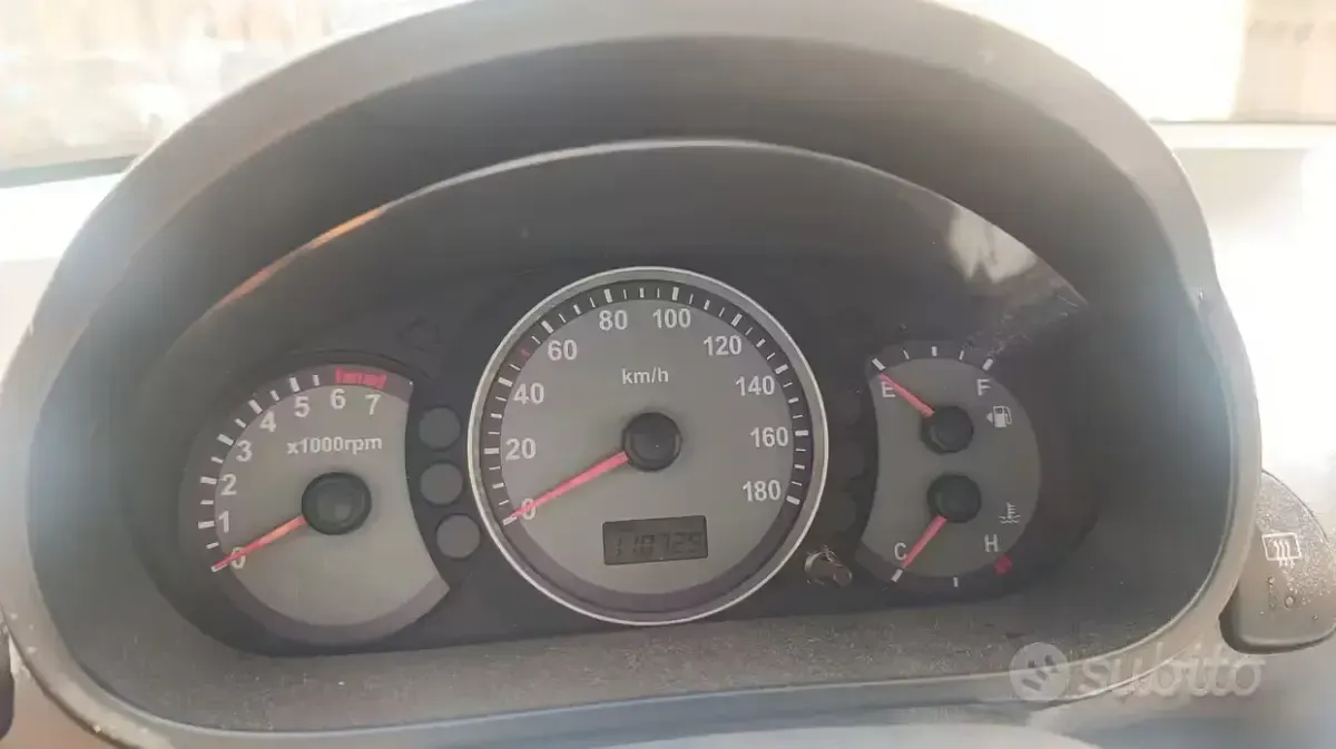 Usata Hyundai Atos 59 CV (43 kW) 2006 Grigio Utilitaria