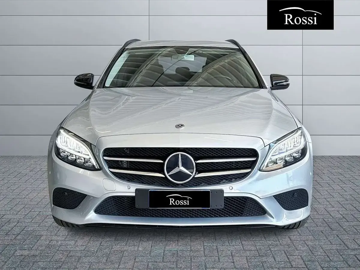 Usata Mercedes C220 194 CV (142 kW) 2019 Grigio chiaro metallizzato Station wagon