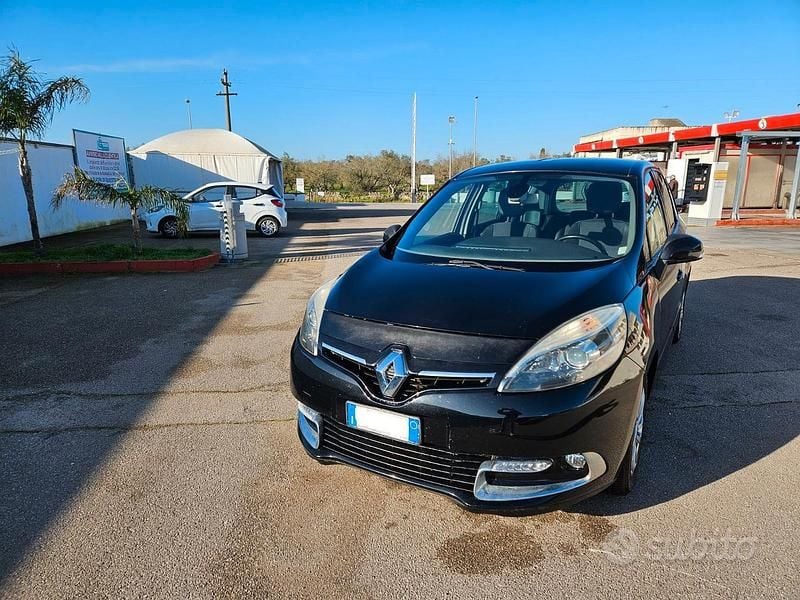Usata Renault Grand Scénic III 110 CV (80 kW) 2014 Nero Monovolume