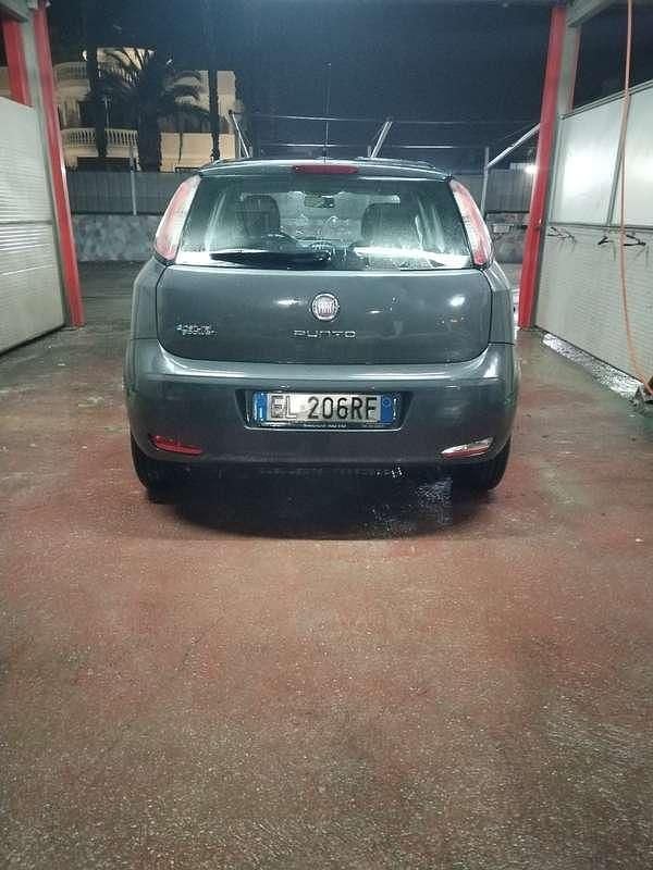 Usata Fiat Grande Punto 77 CV (56 kW) 2012 Utilitaria