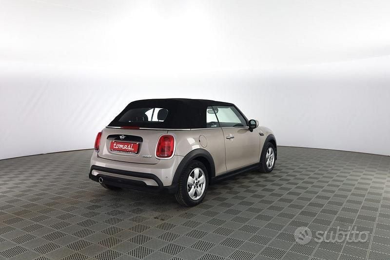 Usata Mini Cooper 135 CV (99 kW) 2023 Grigio Utilitaria