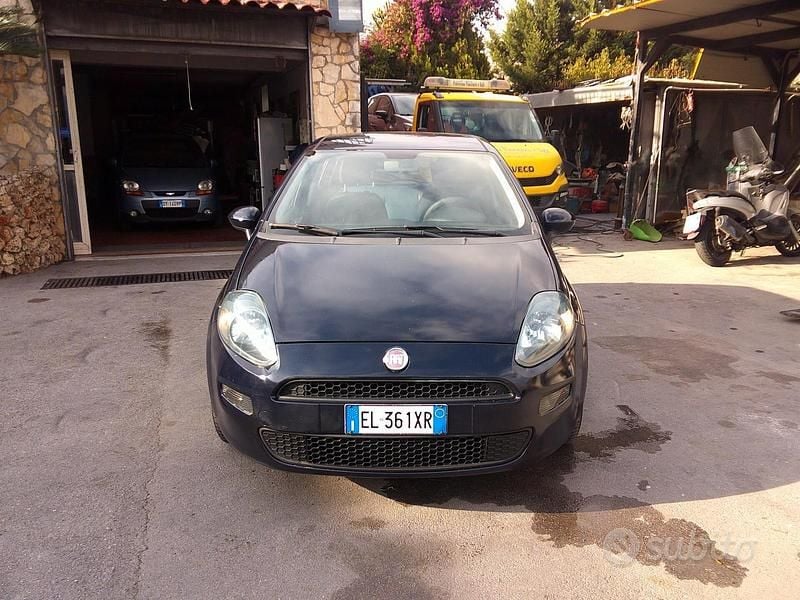 Usata Fiat Grande Punto Dynamic 75 CV (55 kW) 2012 Blu Utilitaria