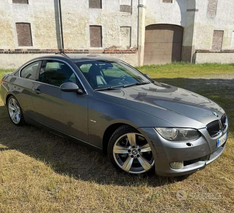 Usata BMW 330 231 CV (169 kW) 2006 Grigio Coupé