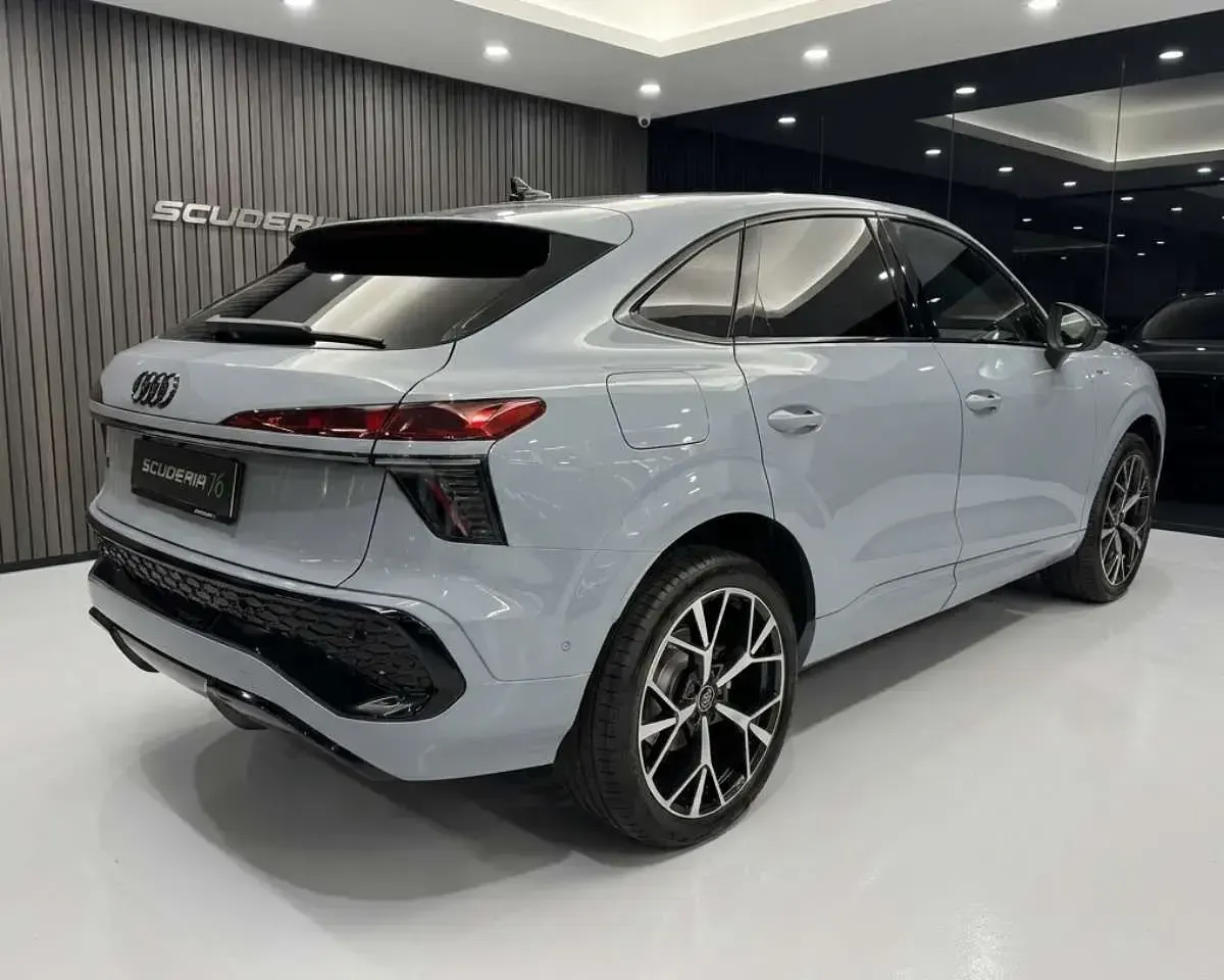 Nuova Audi Q3 Sportback S-Line 150 CV (110 kW) 2026 Grigio freccia SUV