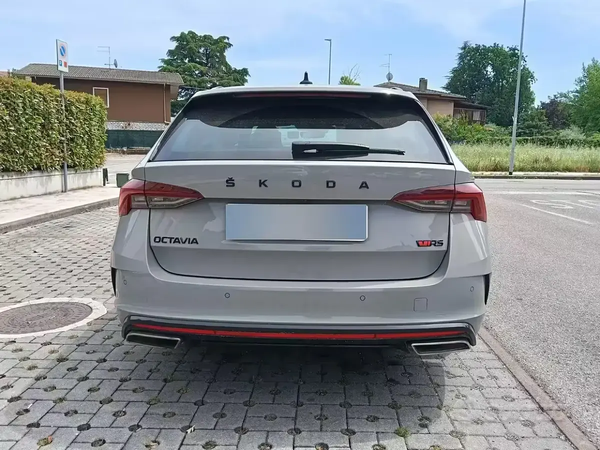 Usata Skoda Octavia vRS 200 CV (147 kW) 2021 Grigio Station wagon