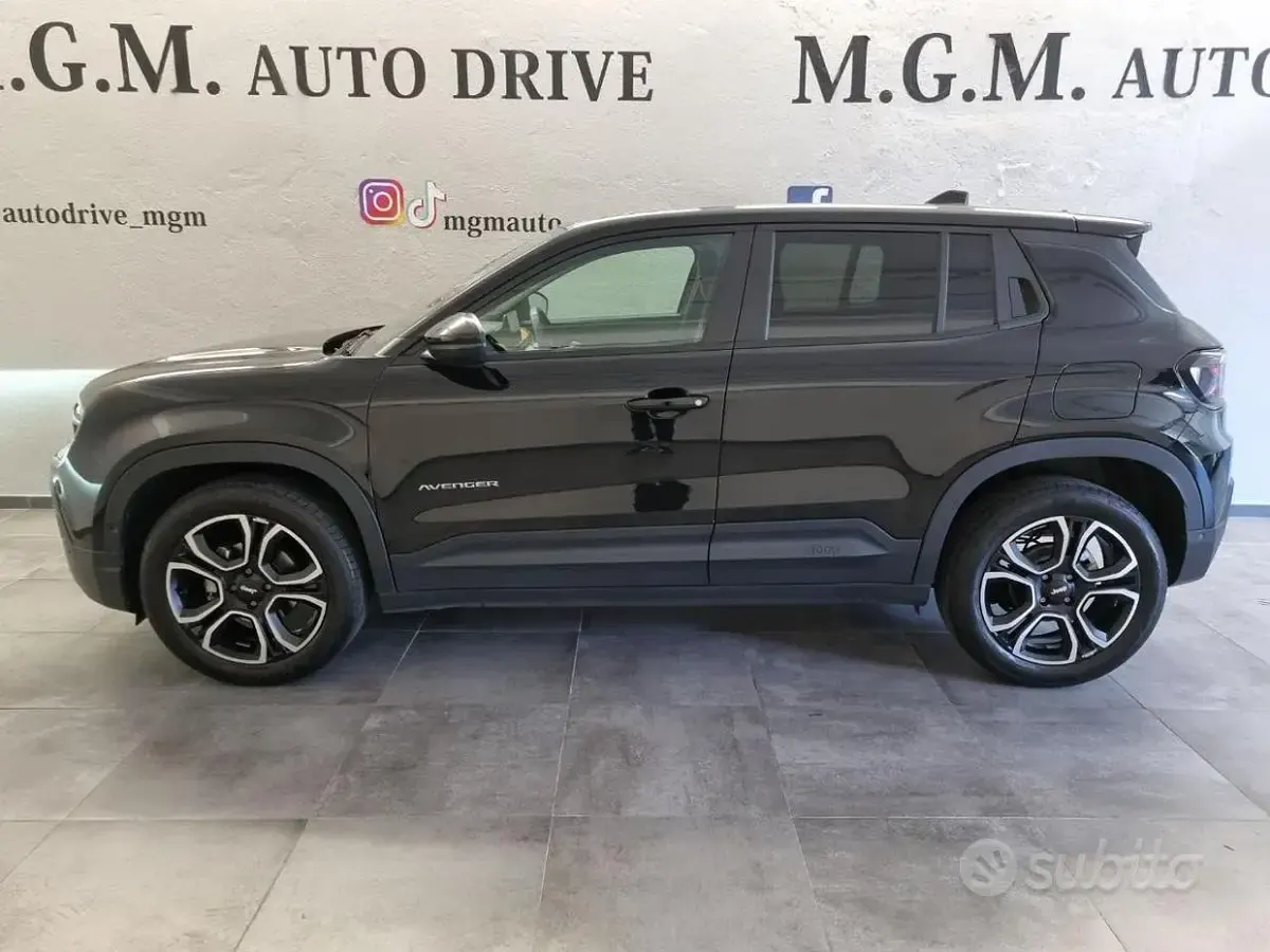 Usata Jeep Avenger Summit 101 CV (74 kW) 2023 Nero SUV