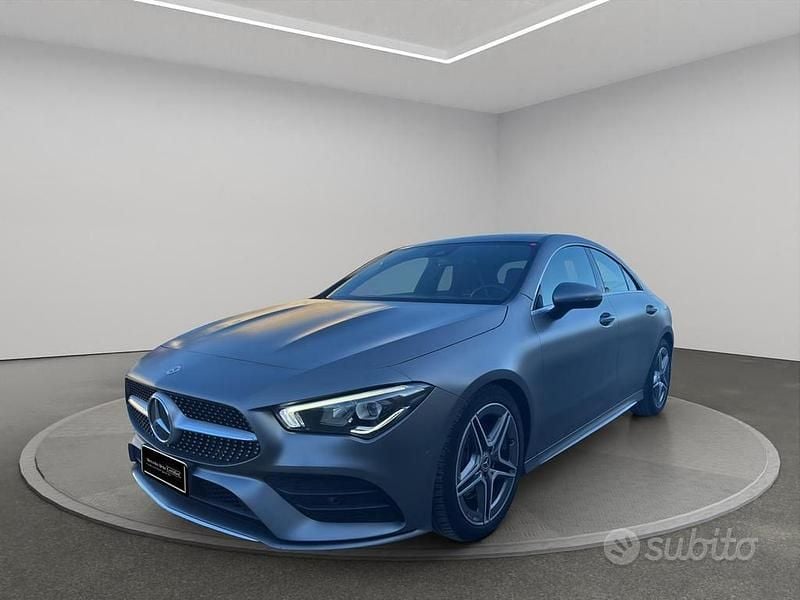 Grigio Usata 2021 Mercedes CLA200 Premium Tre volumi | 24.900 € (Super prezzo) - Immagine 1/4
