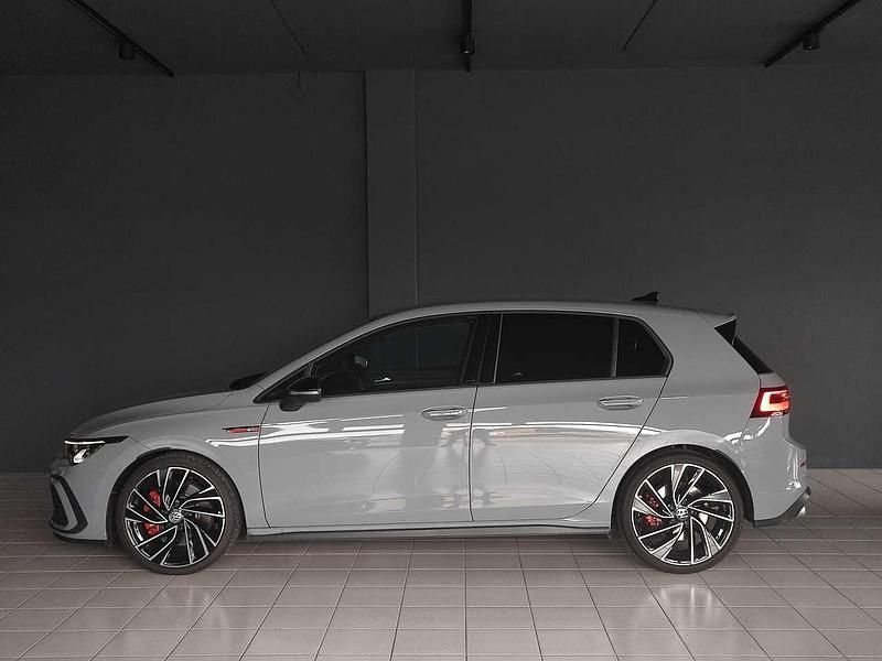 Usata VW Golf VIII GTI 245 CV (180 kW) 2022 Mondstein grey Berlina