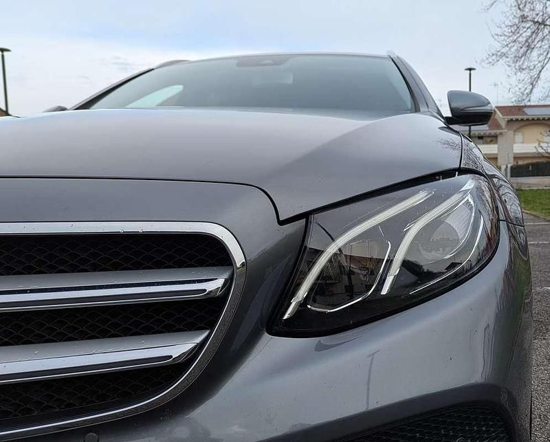 Usata Mercedes E220 Business 194 CV (142 kW) 2017 Grigio Station wagon