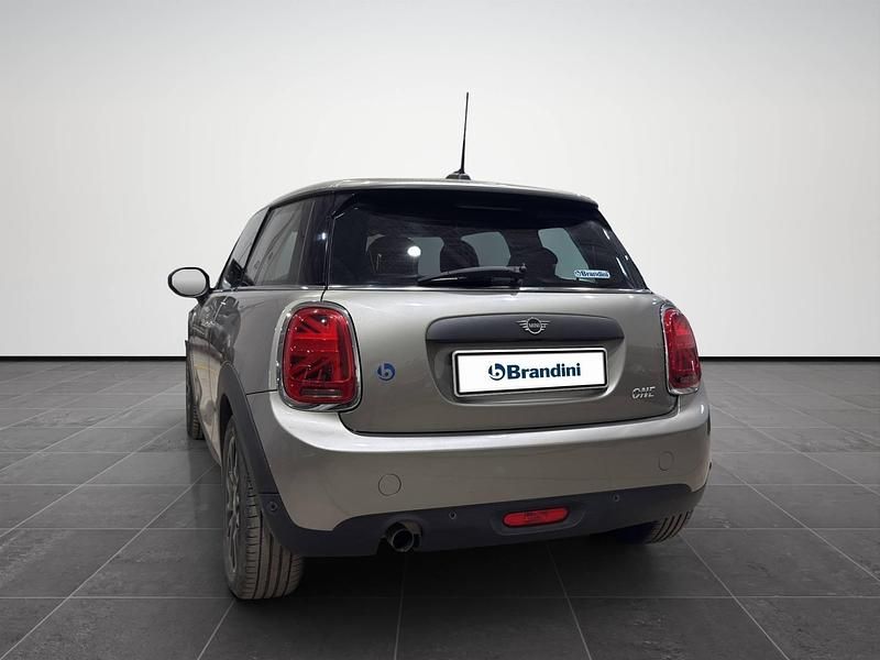 Usata Mini ONE 75 CV (55 kW) 2019 Grigio Utilitaria