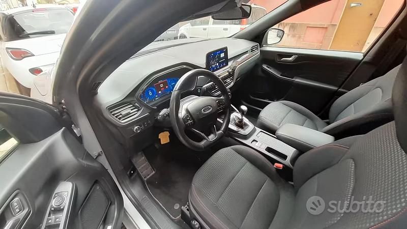 Usata Ford Kuga ST-Line 120 CV (88 kW) 2021 Grigio SUV