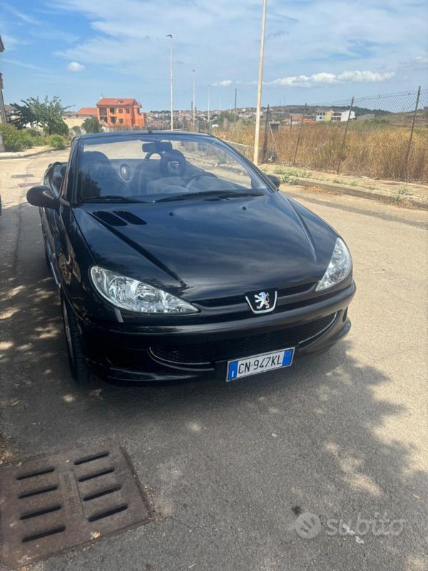 Usata Peugeot 206 CC 109 CV (80 kW) 2005 Nero Cabrio