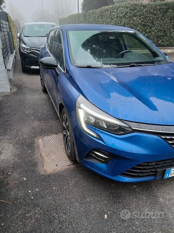 Usata Renault Clio V Intens 101 CV (74 kW) 2023 Blu Berlina