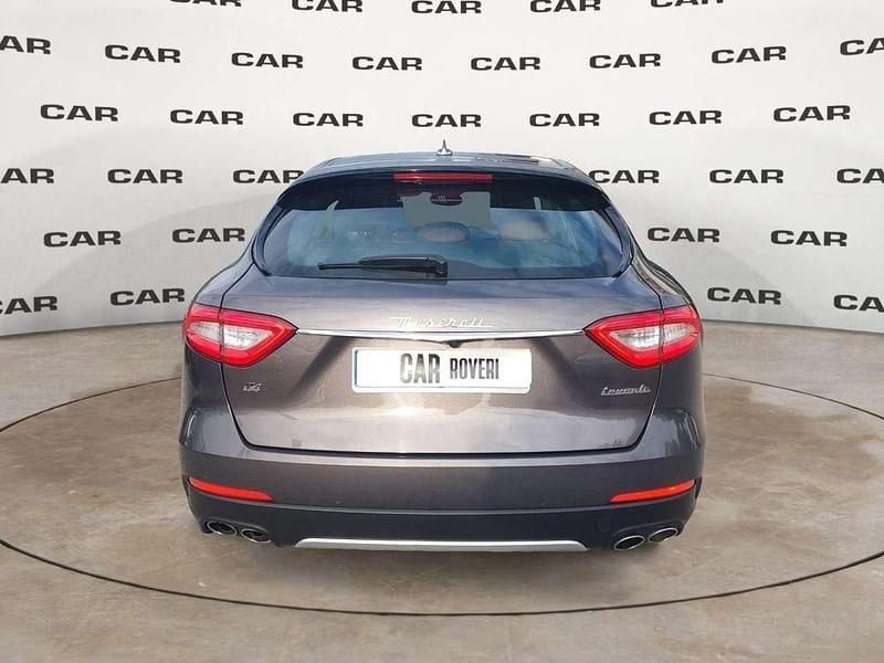 Usata Maserati Levante 275 CV (202 kW) 2017 Grigio SUV