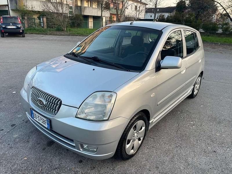 Usata Kia Picanto 75 CV (55 kW) 2006 Argento Utilitaria