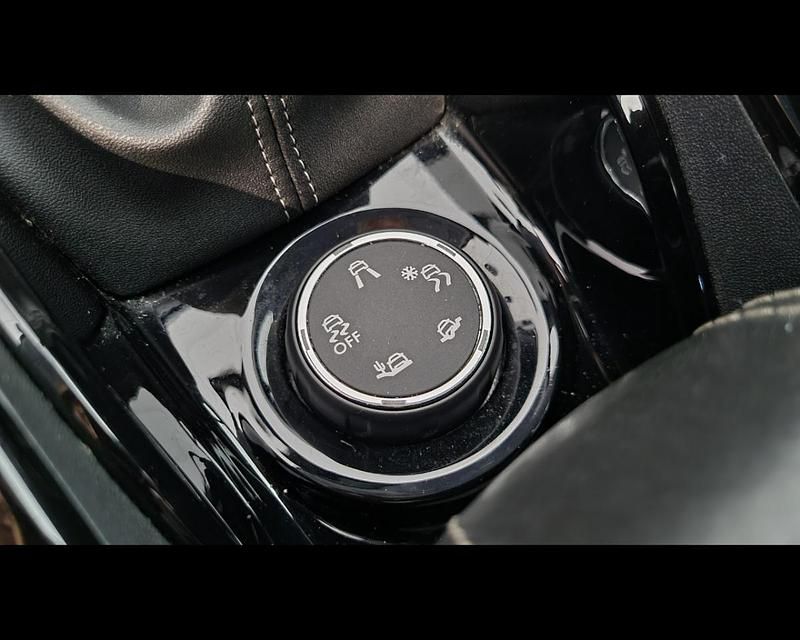 Usata Peugeot 2008 Allure 100 CV (73 kW) 2017 Grigio SUV