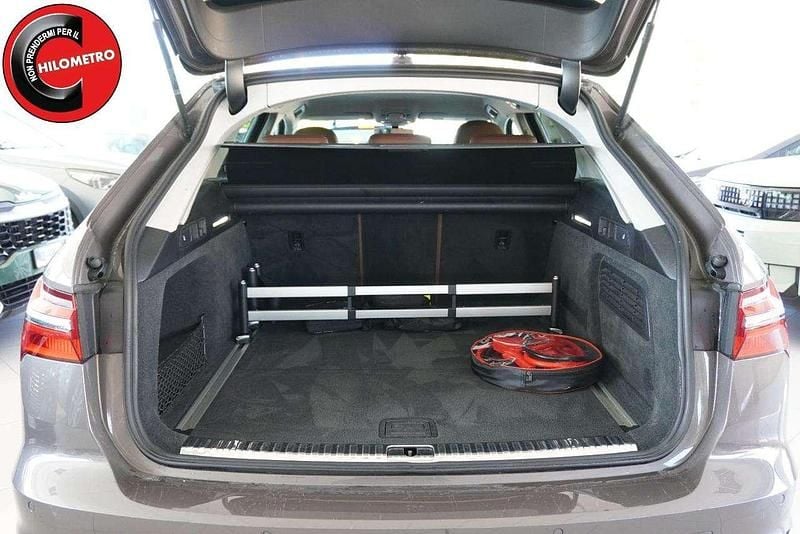 Usata Audi A6 Business 245 CV (180 kW) 2022 Grigio Station wagon