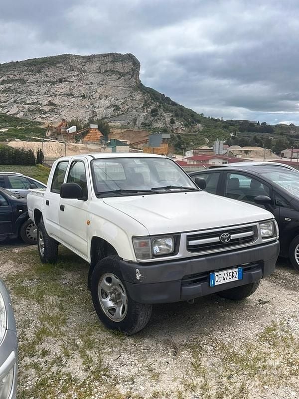 Usata Toyota HiLux 97 CV (71 kW) 2003 Pick-up